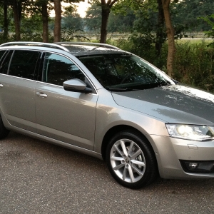 O3C EBL 1.6tdi DSG-7 in cappucino beige