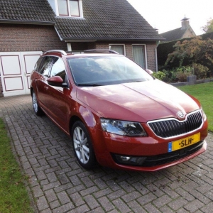 Skoda Octavia Combi EBL in Rio Red Metallic