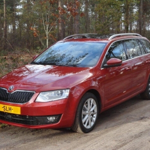 Skoda Octavia Combi EBL in Rio Red Metallic