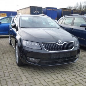 Skoda Octavia Combi EB 1.6 TDI DSG - Black Magic.