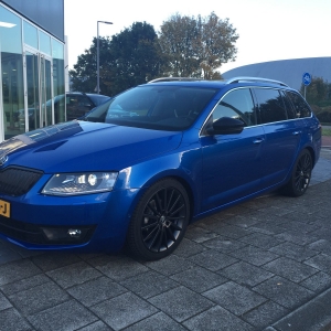 Racing Blue by Troebels
