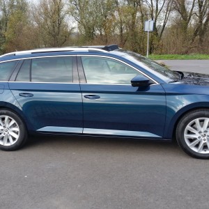 Skoda Superb Combi 3 LavaBlue DSG 120pk 1.6TDI