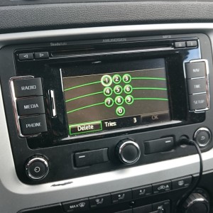 Navigatiesysteem code invoeren