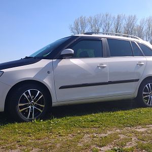 Mijn skodaatje met nieuwe velgen