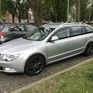 Superb met 3cm Eibach veren