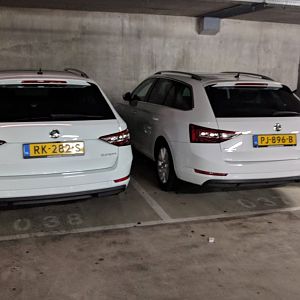 Laser White (links), Candy White? (rechts)