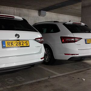 Laser White (links), Candy White? (rechts)