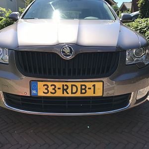 Voorkant grill kleur en nieuw logo