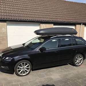 Dakkoffer vast gemonteerd