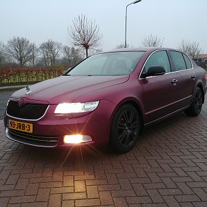 Skoda Superb 2.0 TDI 125kW FlavioX Nebula Red PlastiDip