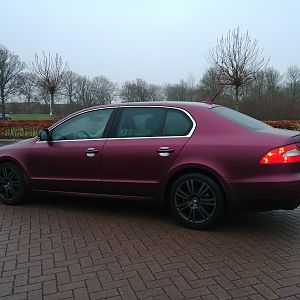 Skoda Superb 2.0 TDI 125kW FlavioX Nebula Red PlastiDip