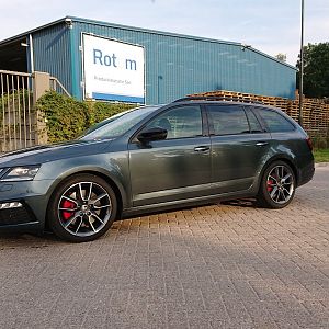 Zijkant Octavia vRS