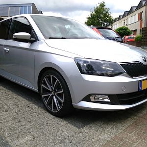 Verlaagd met Eibach veren en Bilstein dempers