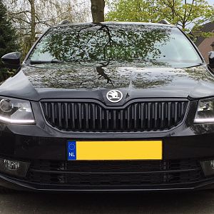 Octavia Front US