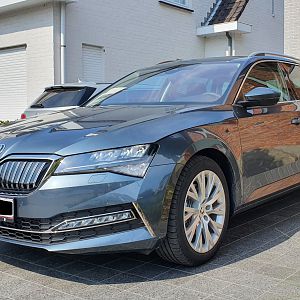 Skoda Superb iV voorzijde