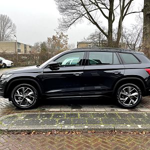 Kodiaq_2021_Crystal_black_zijkant
