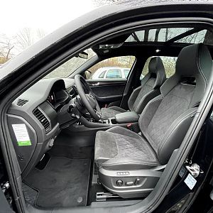Kodiaq_2021_Crystal_black_interieur