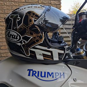 Triump Tiger / Arai RX7V TT Isle of Men