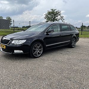 Superb 2 3.6 V6
