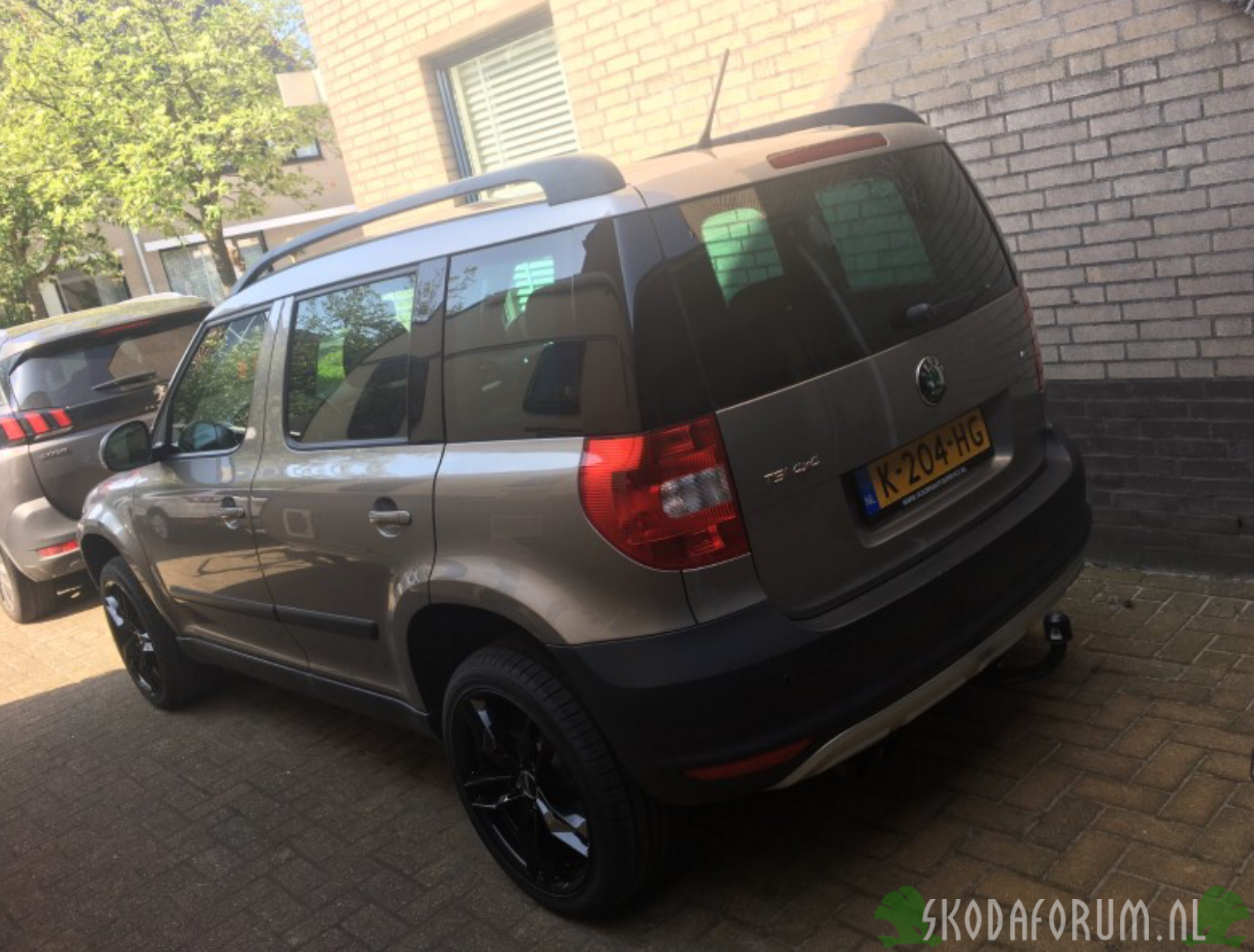 Nieuwe 18” met Hankook zomerbanden 225/45 erom gelegd