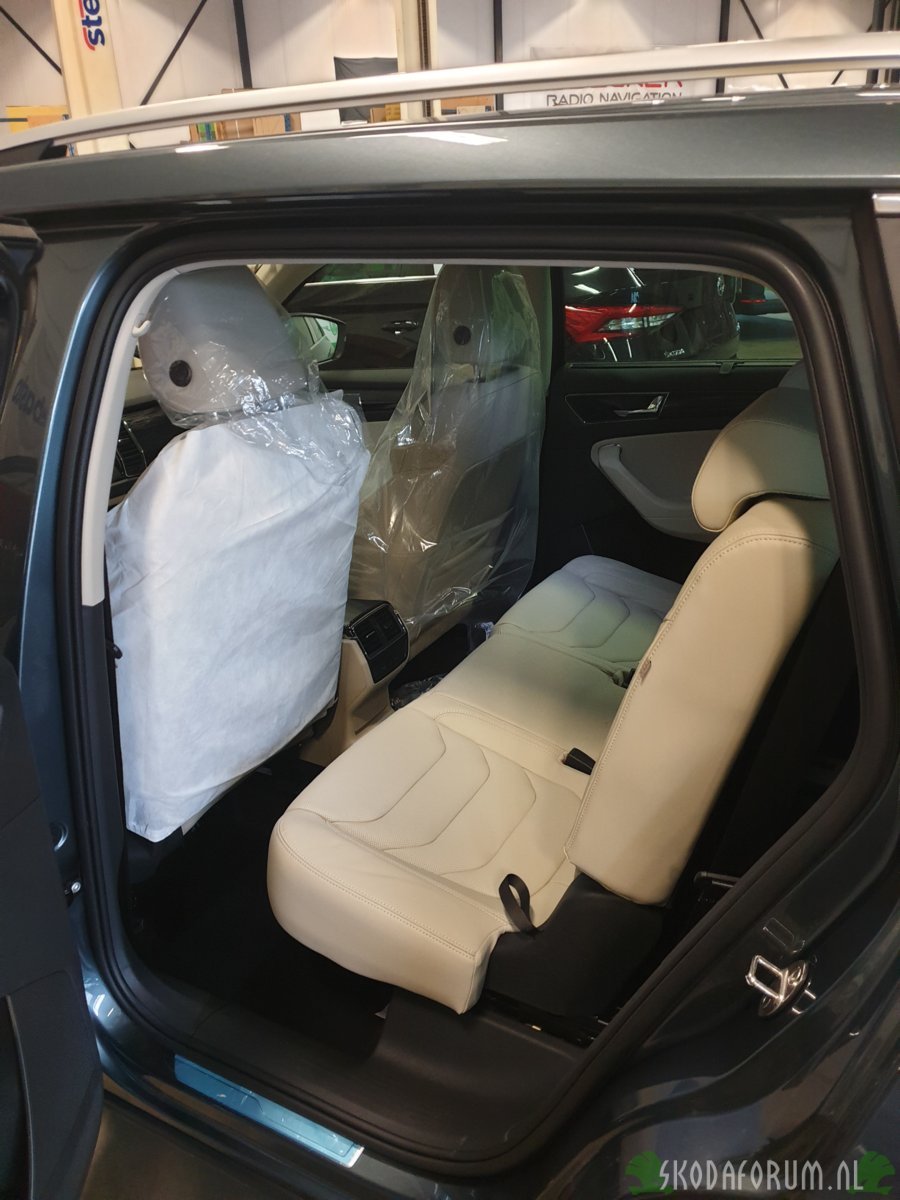 Skoda Kodiaq beige interieur achter