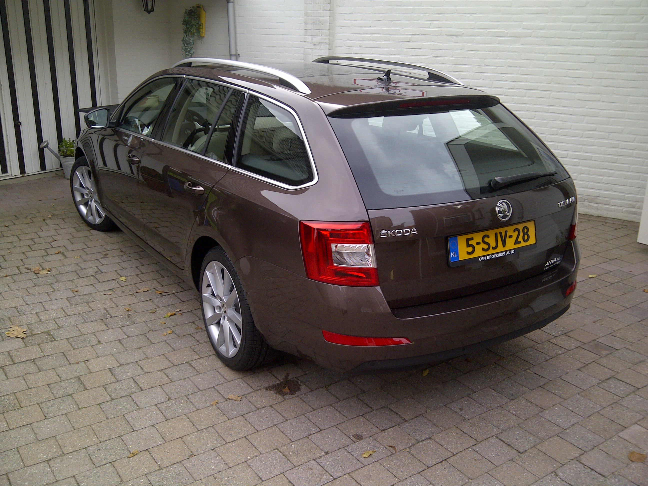 Skoda Octavia 3 1.6 TDI DSG Topaz Brown