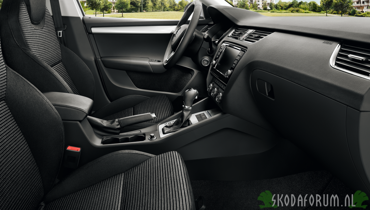 Skoda Octavia Combi Dynamic grijs/zwart interieur