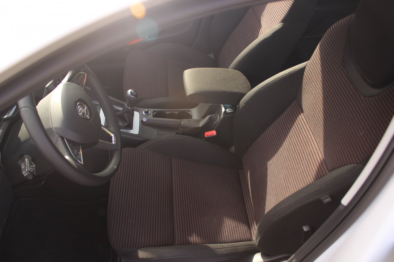 Skoda Octavia Moon White