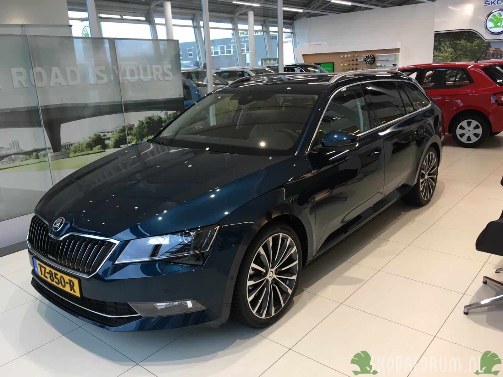 Skoda blue lava