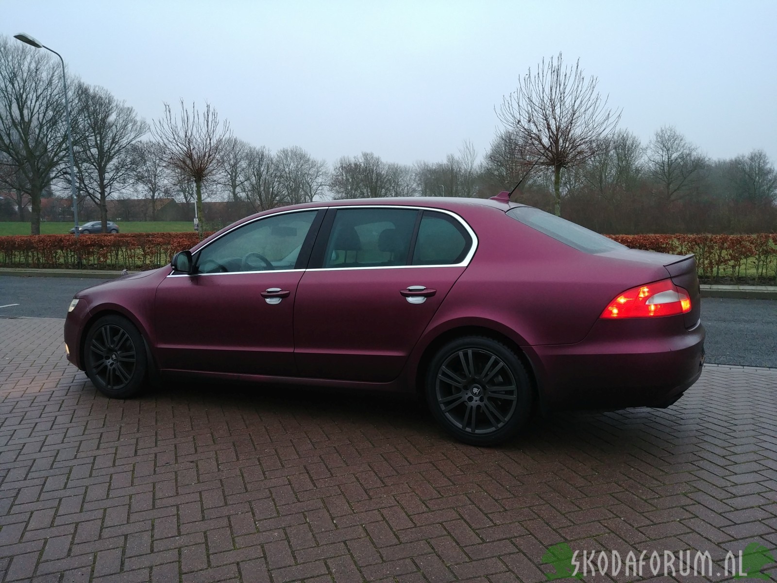 Skoda Superb 2.0 TDI 125kW FlavioX Nebula Red PlastiDip