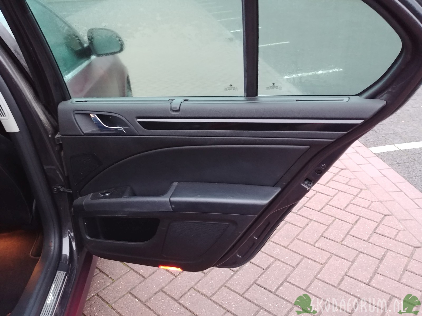 Skoda Superb 2.0 TDI 125kW FlavioX Nebula Red PlastiDip