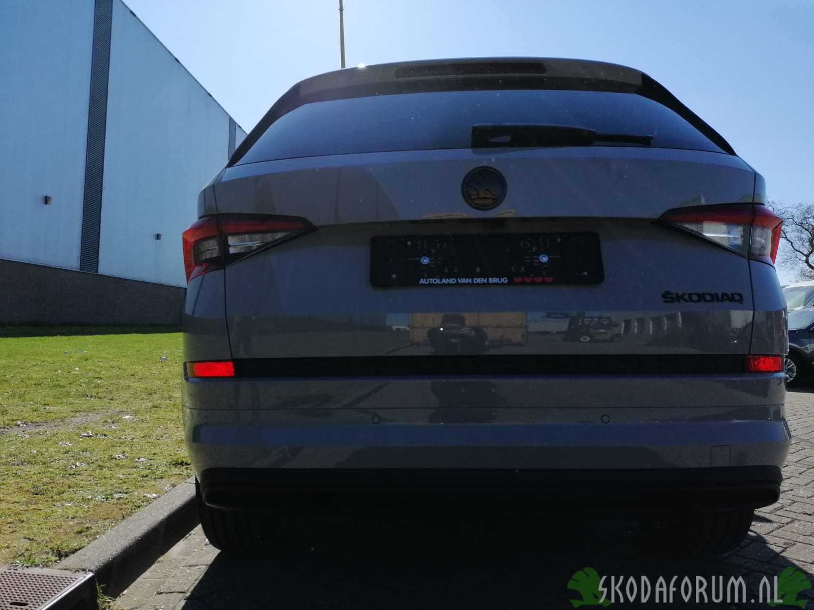 Skodiaq 2019 Sportline Steel Grey geen chroom, uitlaten ?