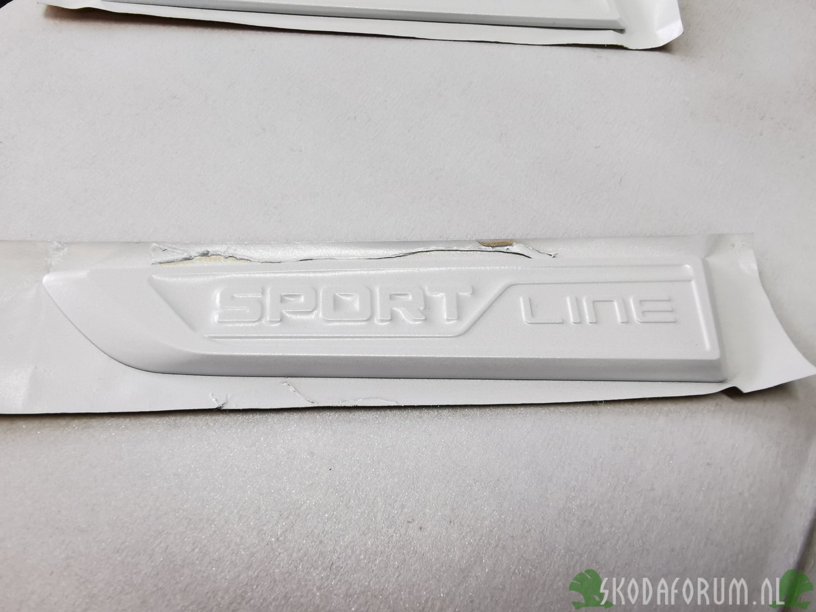 Sportline logo Moon White