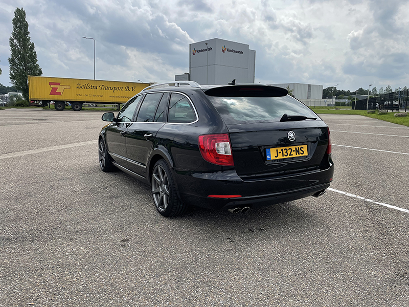 Superb 2 3.6 V6