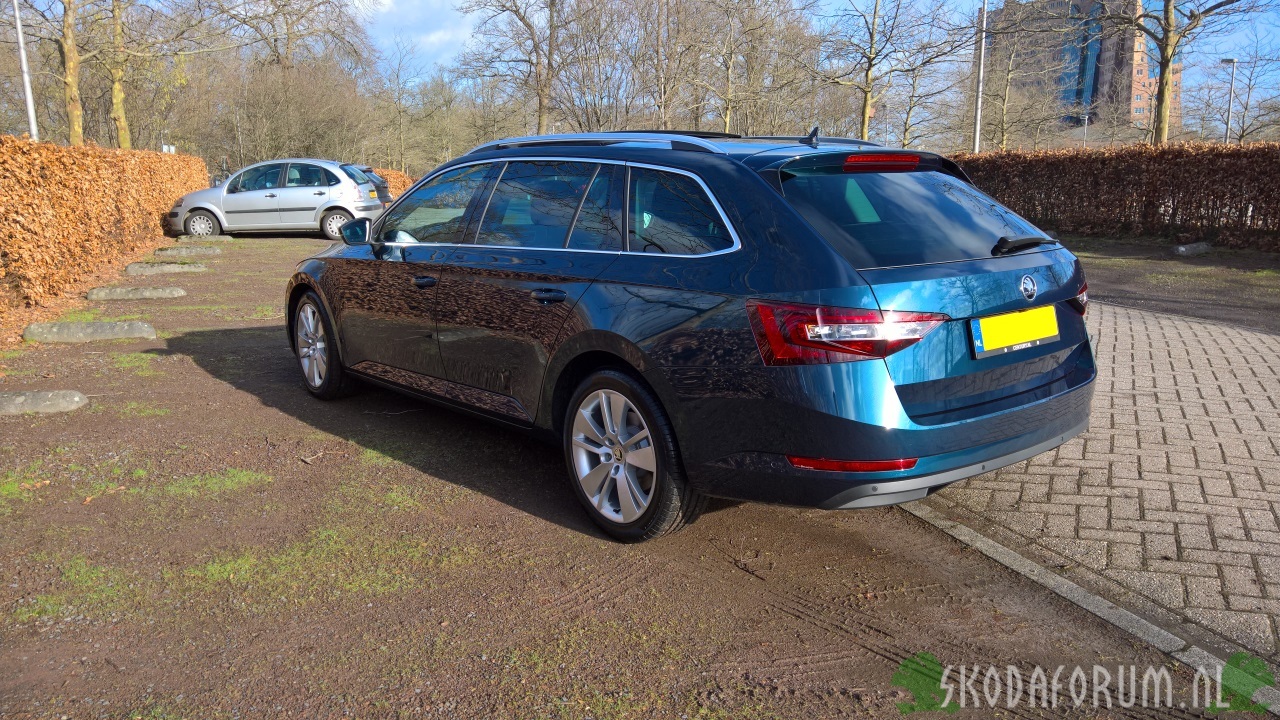 Skoda blue lava