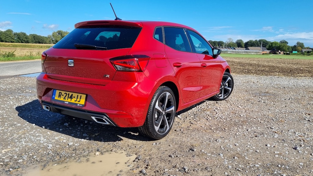 SEAT-Ibiza-005.jpg