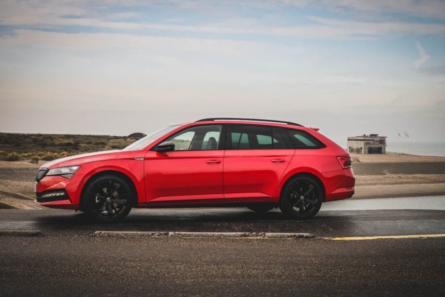 Skoda-Superb-iV-2020-1-918x612.jpg