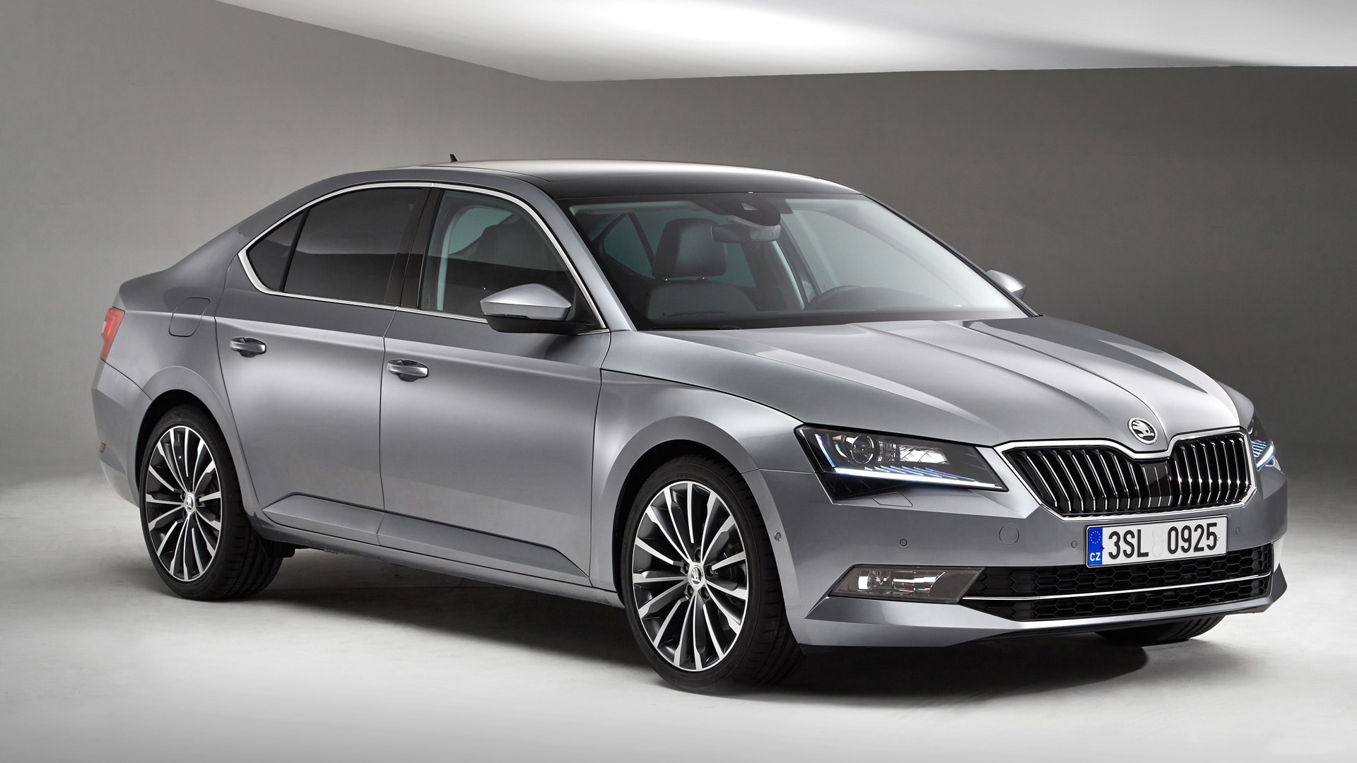 1_Skoda-Superb-3.jpg
