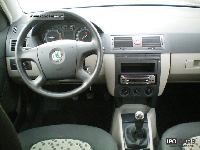 skoda__fabia___1_hand_2005_7_lgw.jpg