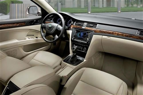 skoda_2009_superb_estate_1.jpg