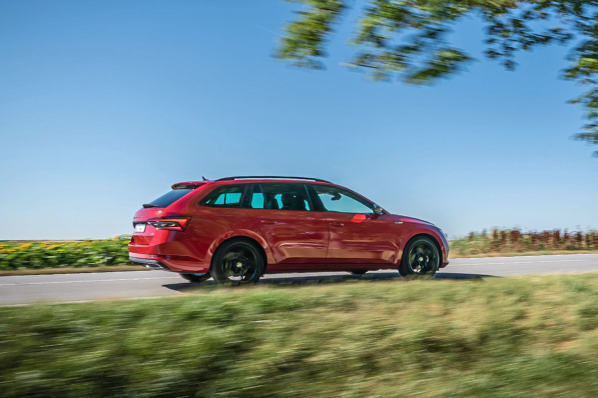 Skoda-Superb-Combi-1200x800-f07b46ee92329e7e.jpg