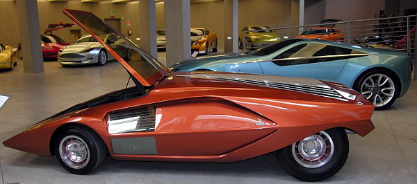 Museo_Bertone_-_Lancia_Stratos_Zero.jpg