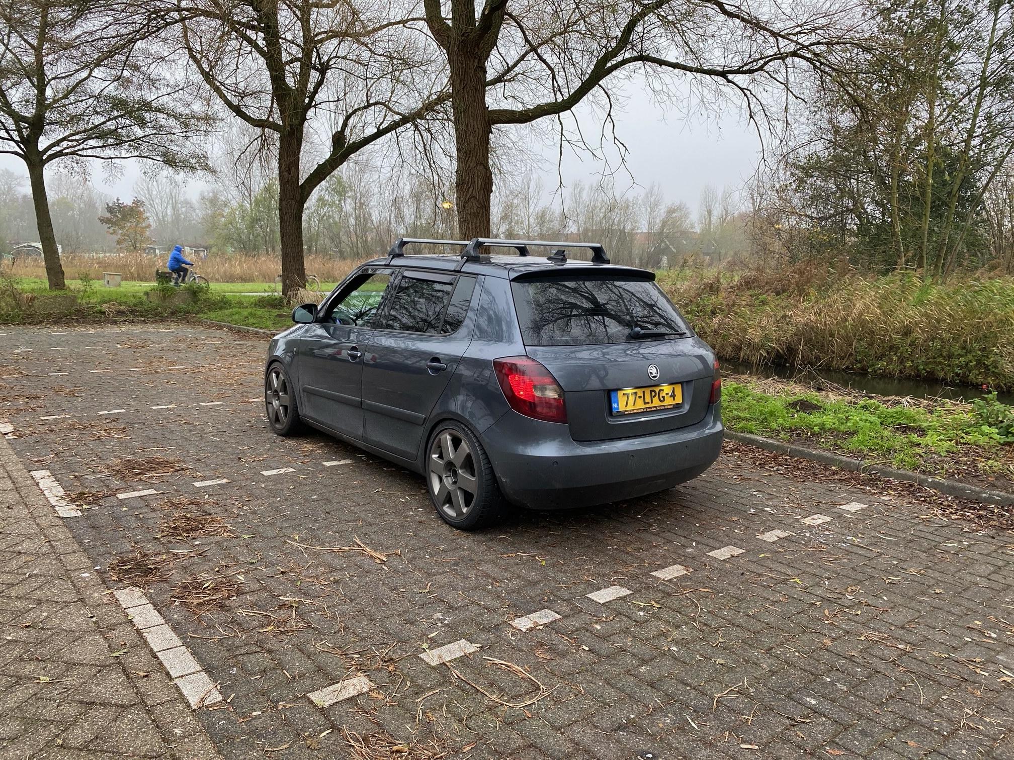 KDVuYSe.jpg