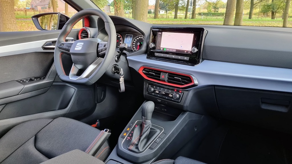 SEAT-Ibiza-002.jpg