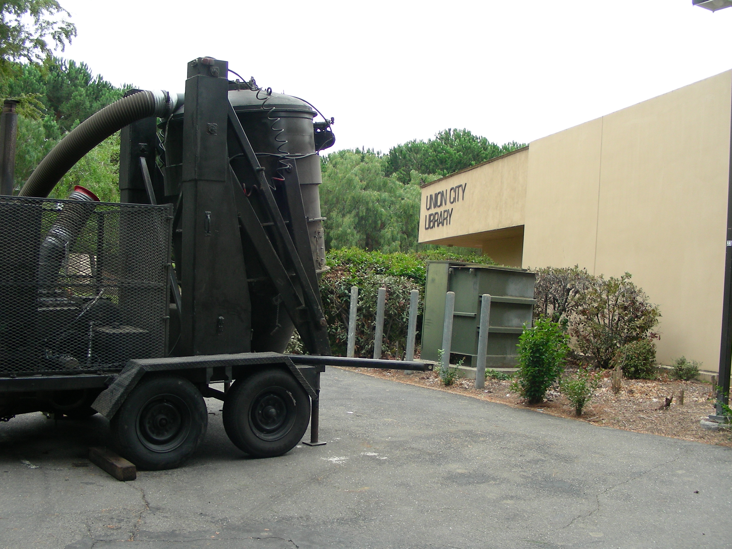 giant-vacuum-machine.jpg