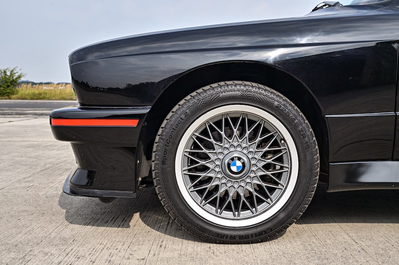 BMW_E30_M3_SportEVo_wheels.jpg